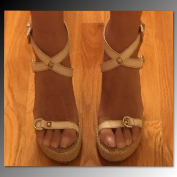 ON HOLD 🔴 Prada Wedges - Picture 2 of 8